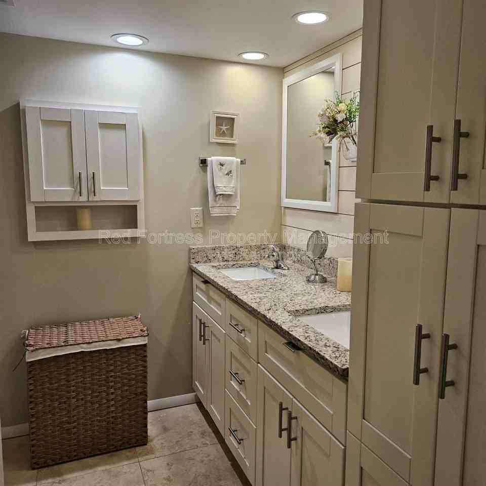 5710 Trailwinds Dr #525 - Photo 3 of 10