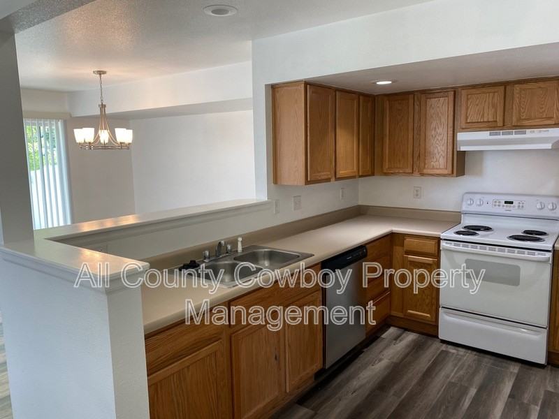331 Annie Morgan Ct - Photo 2 of 15
