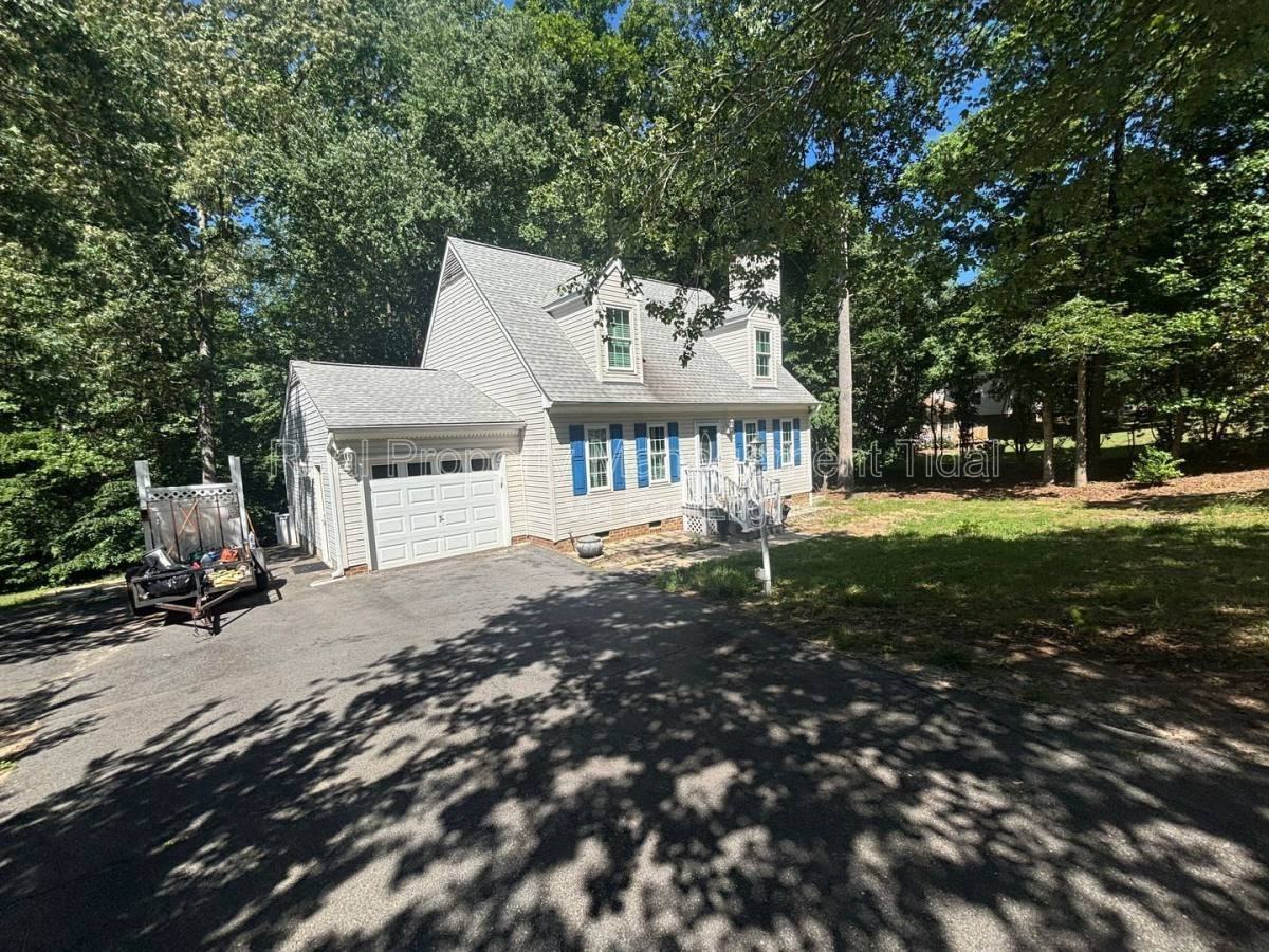 6252 Adams Hunt Dr - Photo 2 of 9