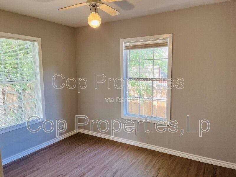 1807 Gorman - Photo 3 of 10