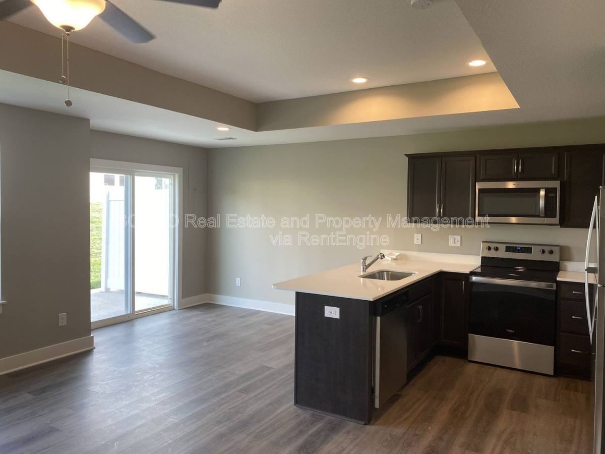 336 N 4th Ter - Photo 2 of 10