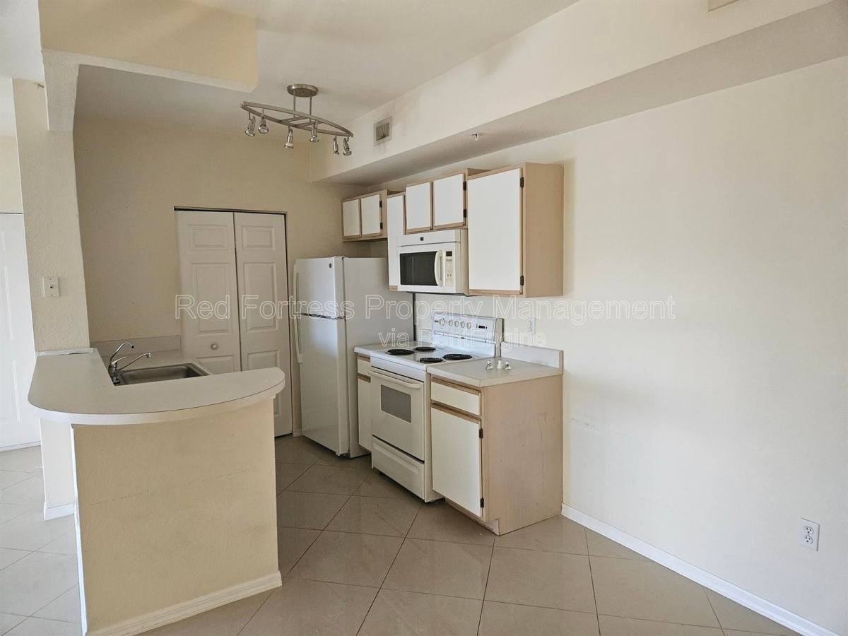 6360 Aragon Way #306 - Photo 4 of 10
