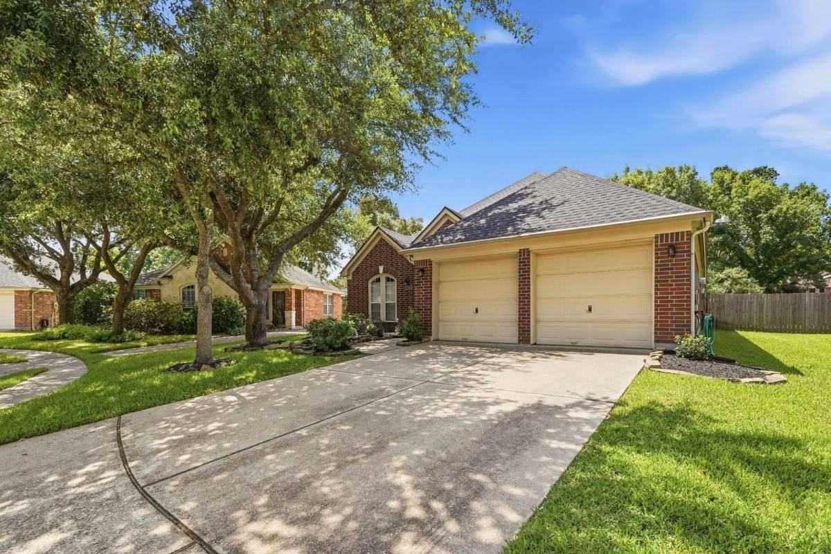 11914 Manasses Springs Ln - Photo 2 of 10