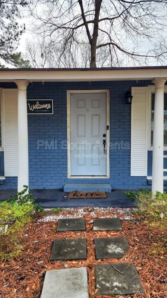 157 Sunrise Cir - Photo 3 of 10