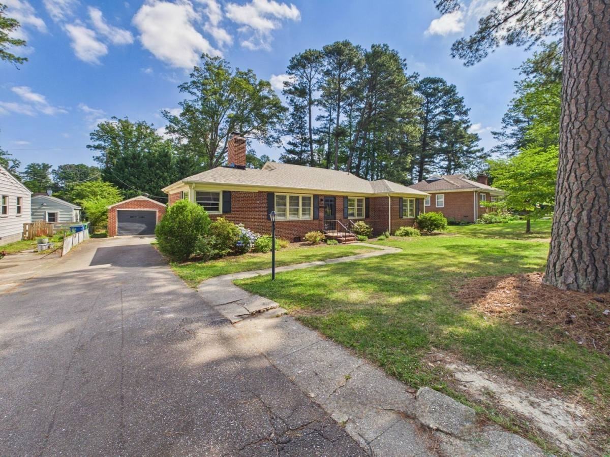 8808 Michaux Ln - Photo 3 of 10