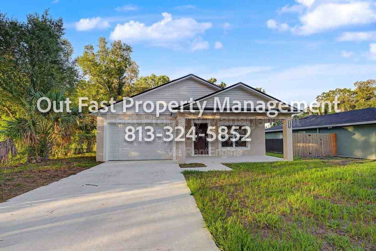 1806 Dorothy St - Photo 2 of 10