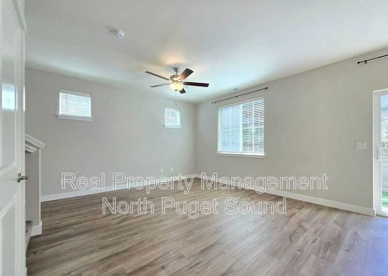 8303 Gilman Way - Photo 6 of 24