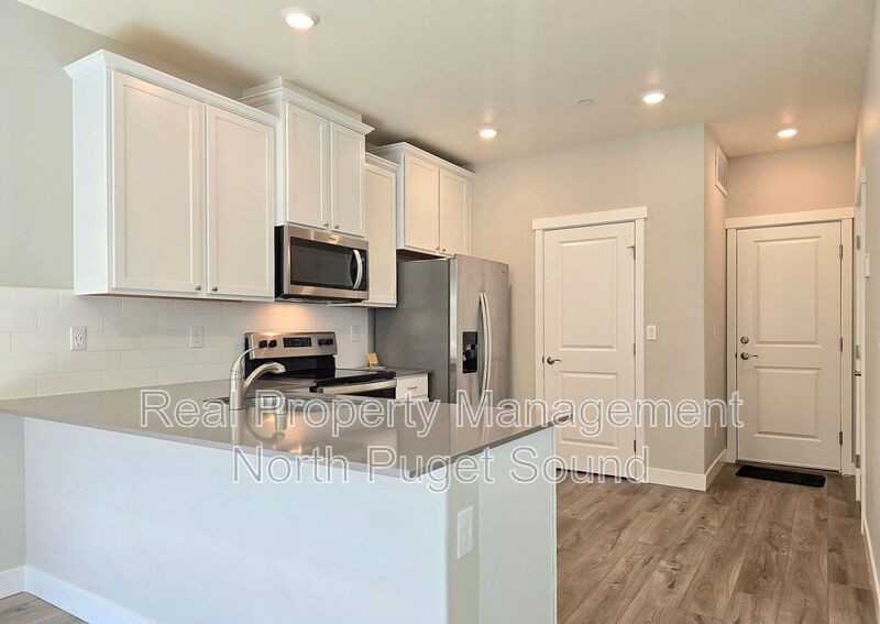 8303 Gilman Way - Photo 7 of 24