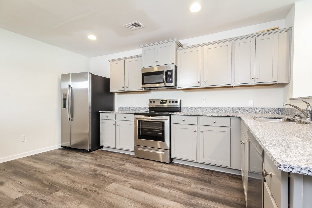 309 Noble Ln - Photo 7 of 15