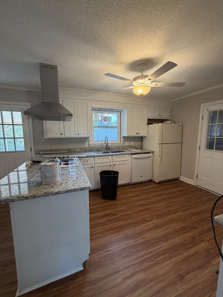 167 Saint Mark Dr - Photo 6 of 25