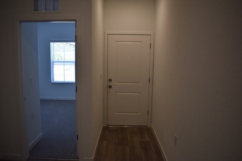 4481 N San Miguel Ave - Photo 6 of 34