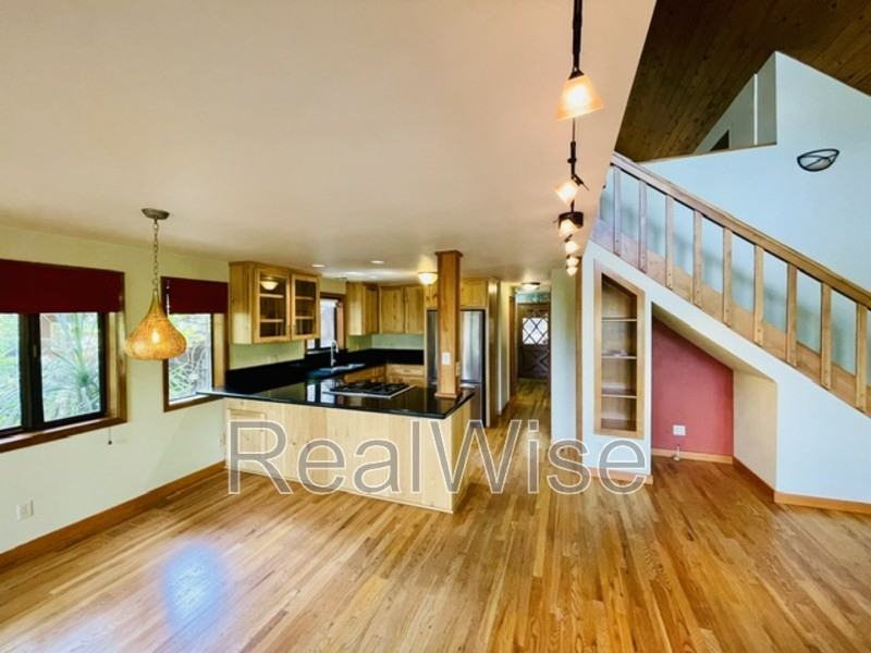 1711 Apache Dr - Photo 4 of 42