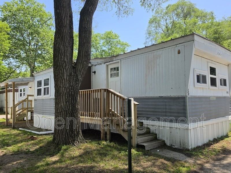 2668 Chateau Dr - Photo 2 of 20