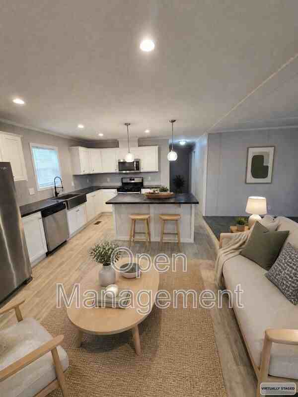 511 E 1st St - Photo 3 of 21