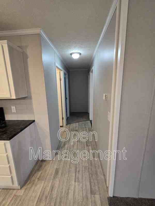 511 E 1st St - Photo 7 of 21