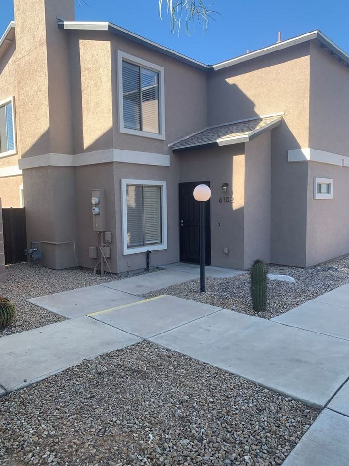 Rincalina on Speedway Townhomes - Photo 2 of 36