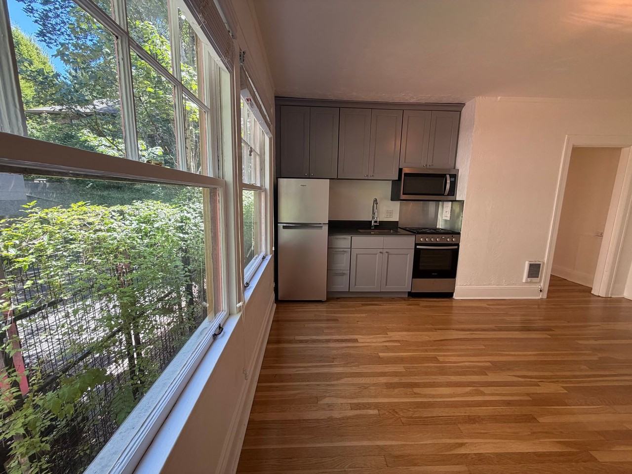 Greenway Apartments - Photo 5 of 50