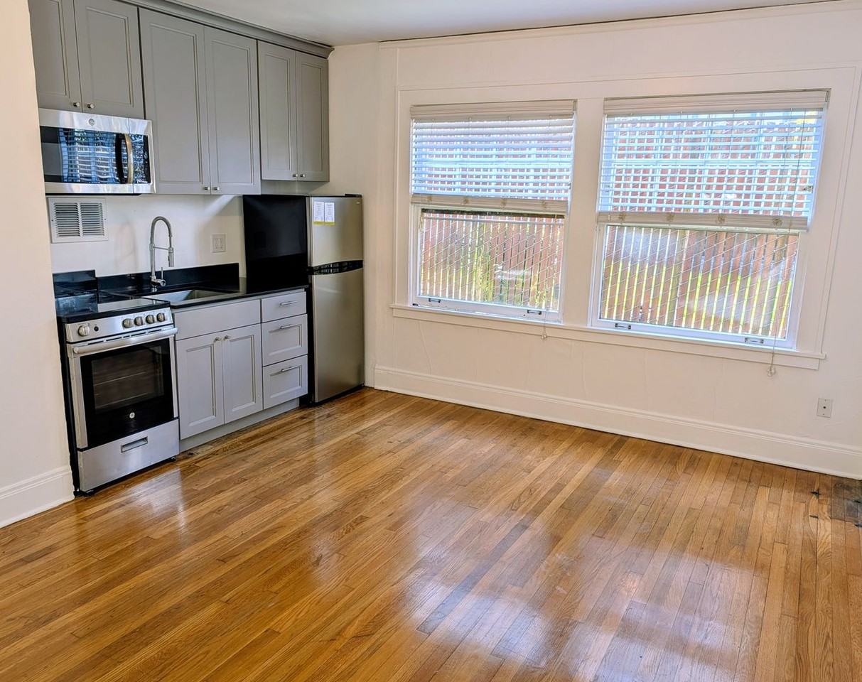 Greenway Apartments - Photo 5 of 49