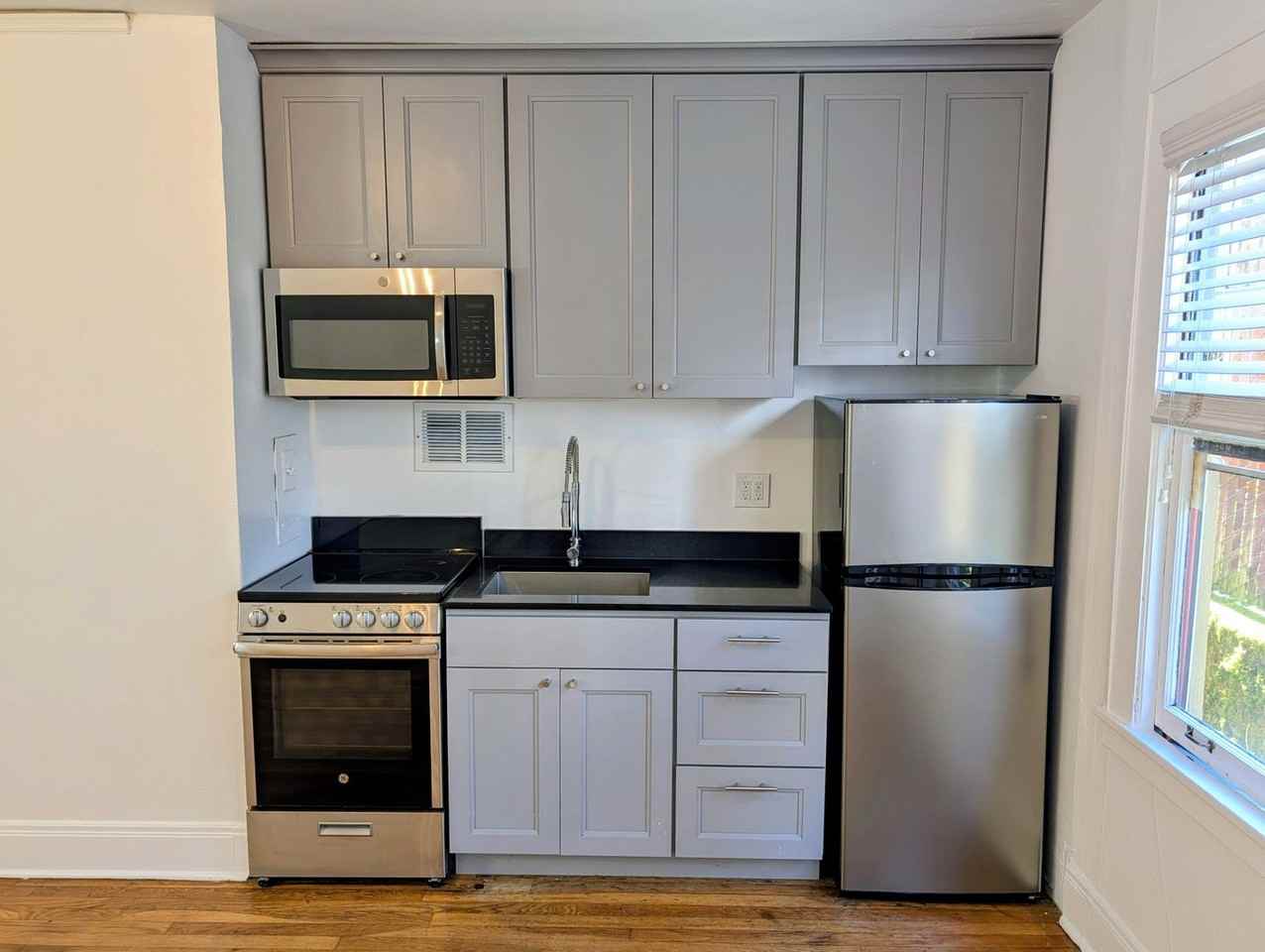 Greenway Apartments - Photo 6 of 49