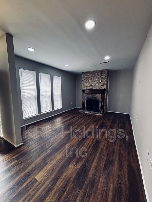 817 Pleasant St - Photo 4 of 28