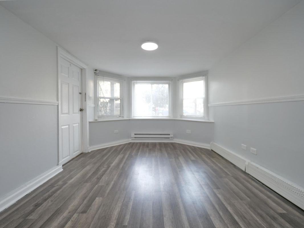 3250 N Albany Ave ##G - Photo 2 of 18