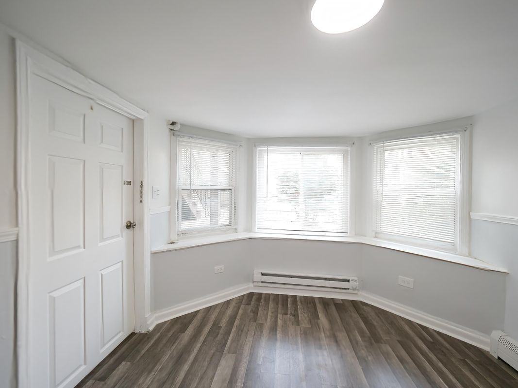 3250 N Albany Ave ##G - Photo 4 of 18