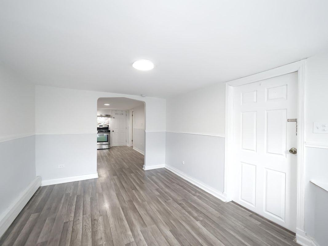 3250 N Albany Ave ##G - Photo 5 of 18