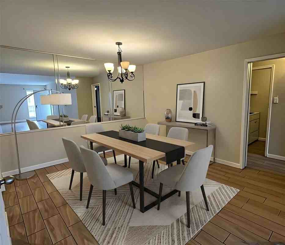 7400 Bellerive Dr - Photo 5 of 18