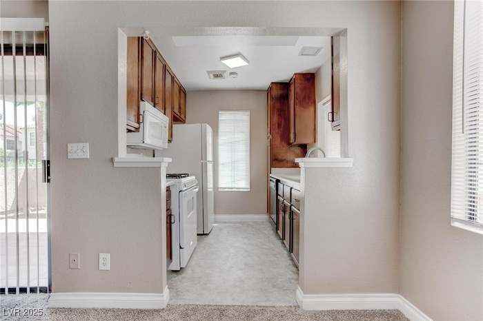 4860 Nara Vista Way ##104 - Photo 4 of 15