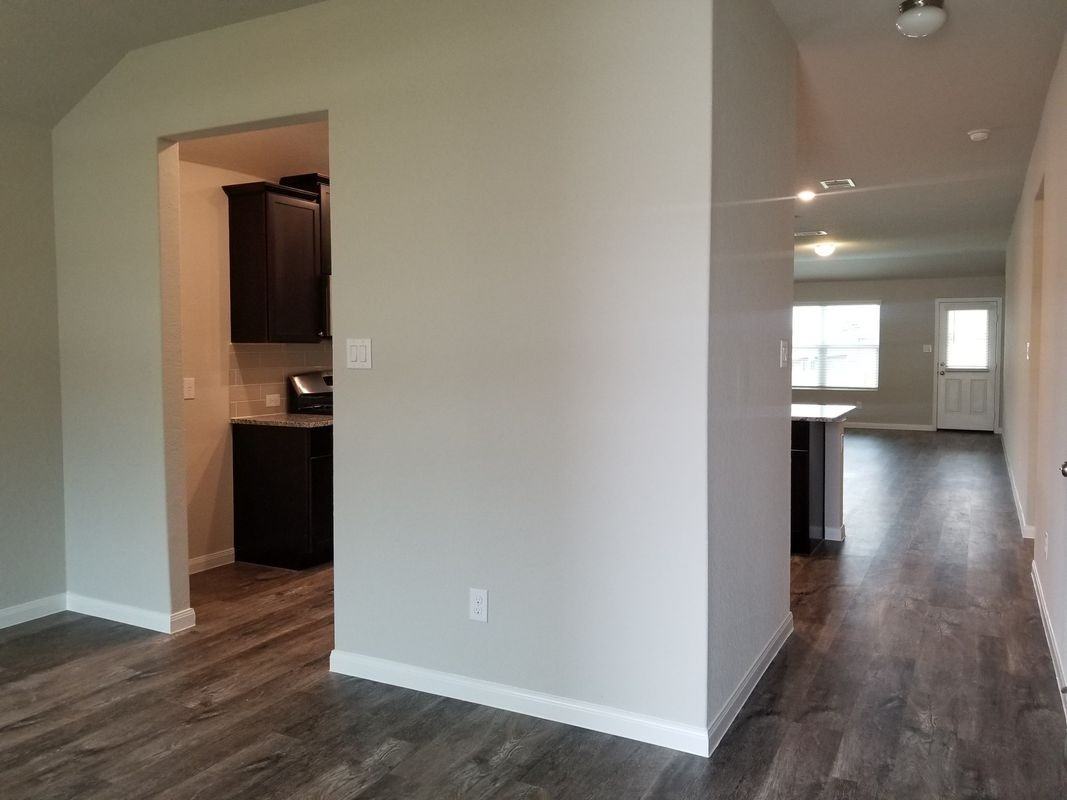 6035 Akin Pl - Photo 3 of 6