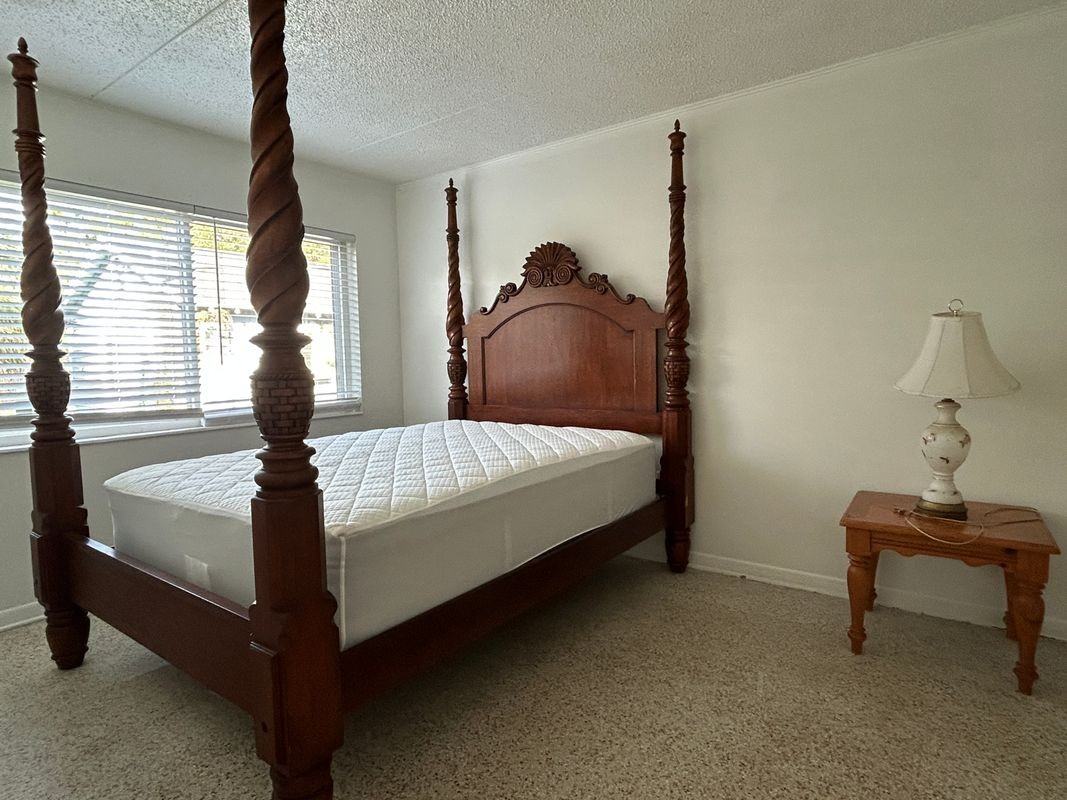 1307 Nw 6th St ##14 - Photo 2 of 10