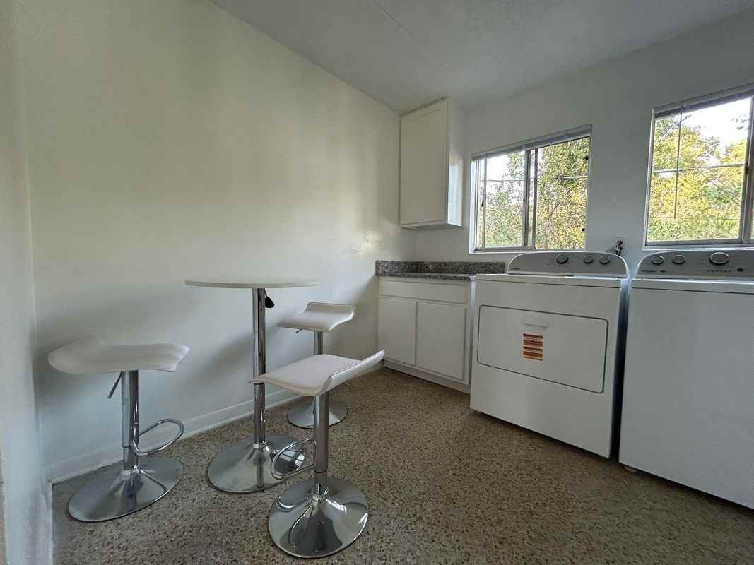 1307 Nw 6th St ##14 - Photo 5 of 10