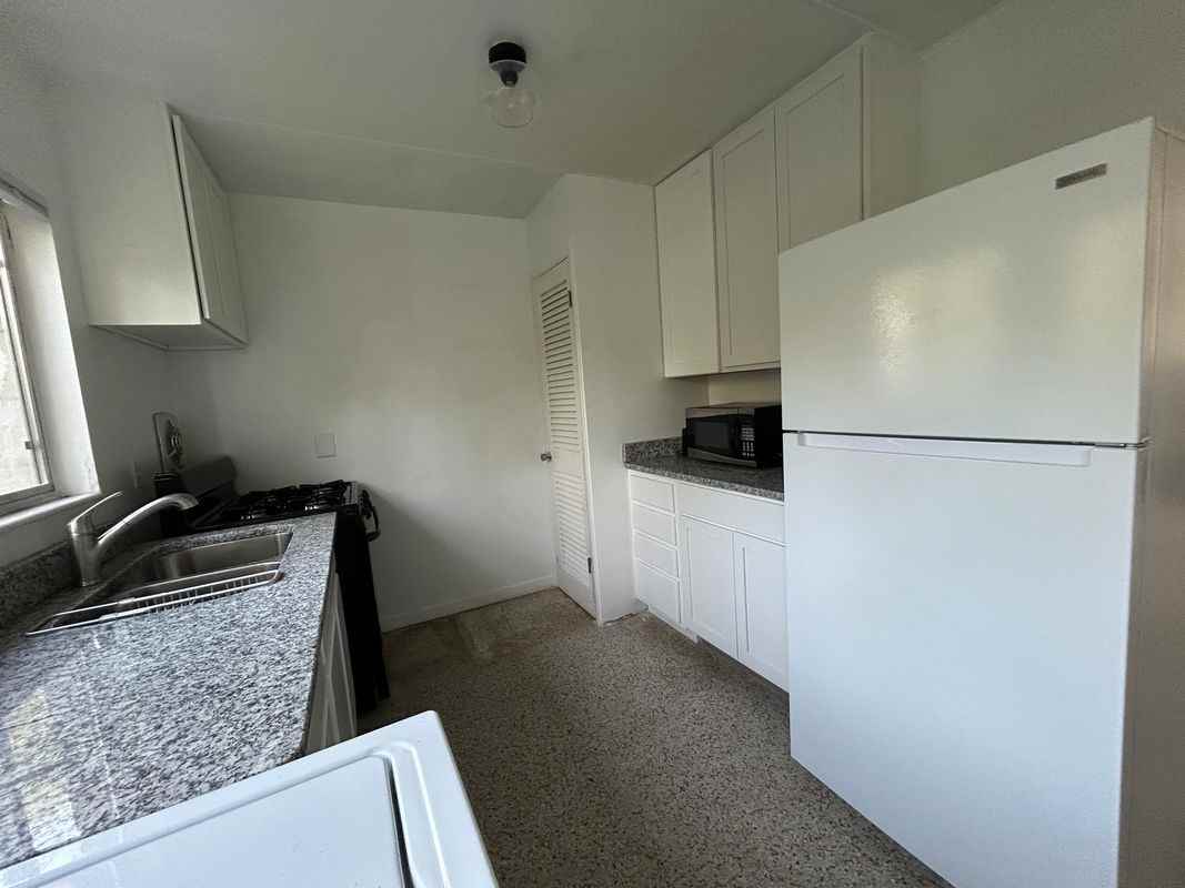 1307 Nw 6th St ##14 - Photo 7 of 10