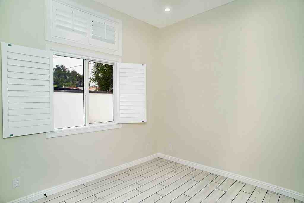 13310 Glenoaks Blvd - Photo 6 of 30