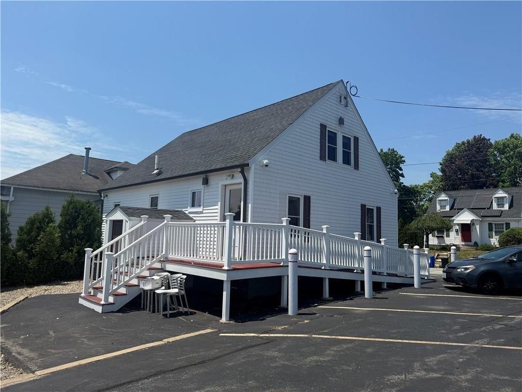 10 Manuel Ave