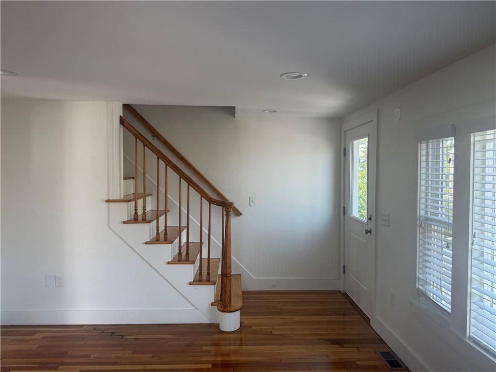 10 Manuel Ave - Photo 2 of 6