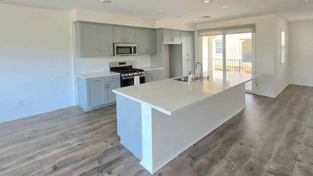 8141 Garden Park St - Photo 3 of 3