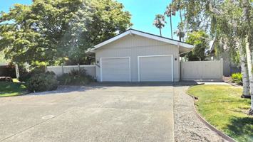 featured image of 6480 Havenside Dr