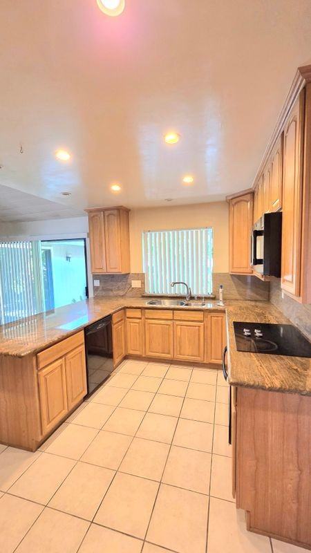6480 Havenside Dr - Photo 5 of 27