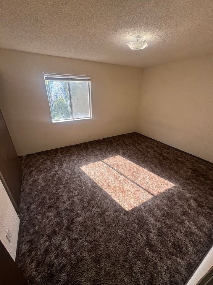 Neosho Meadows - Photo 4 of 12