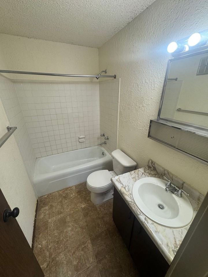 Neosho Meadows - Photo 5 of 12