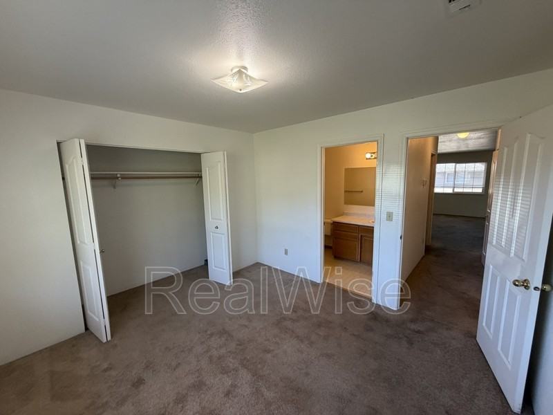 2145 Nw Heidi Ln #D - Photo 6 of 12