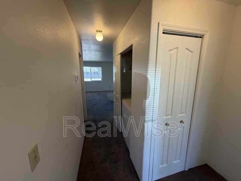 2145 Nw Heidi Ln #D - Photo 7 of 12