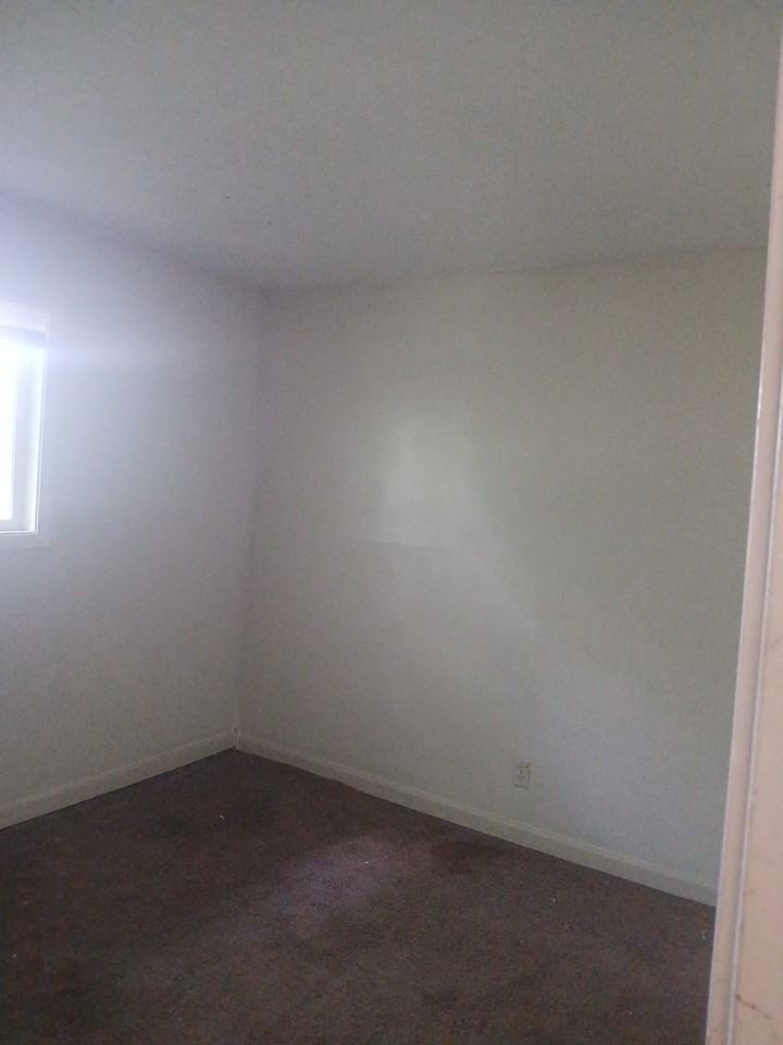 3334 Laurel St - Photo 3 of 11