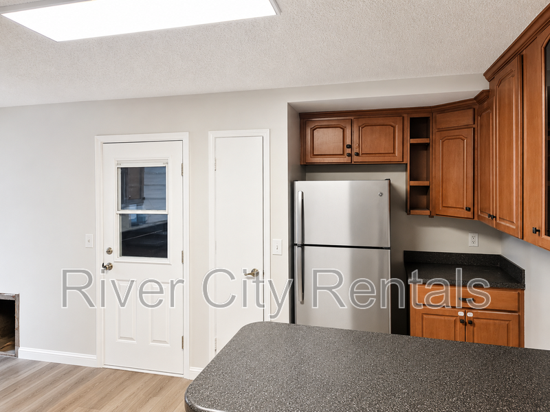 849 Candleknoll Ln - Photo 4 of 14