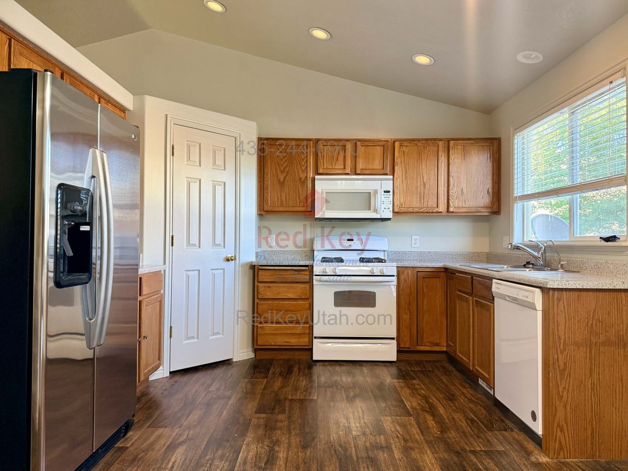 177 Crystal Bay Dr - Photo 3 of 25