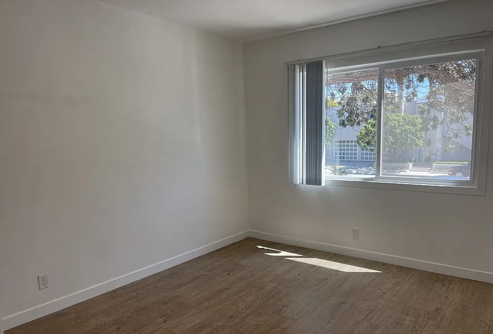 22347 Pacific Coast Hwy - Photo 7 of 16