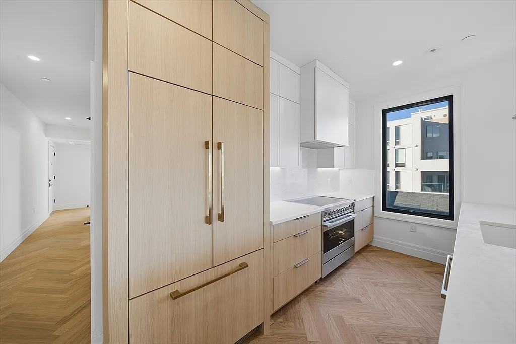 545 E 2nd St - Photo 7 of 21