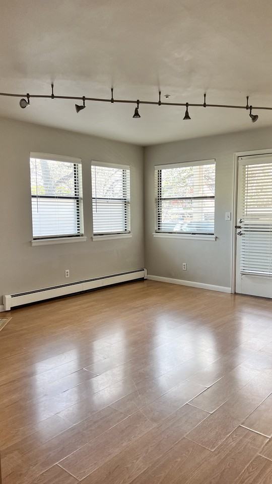 3025 Broadway St #35 - Photo 4 of 12