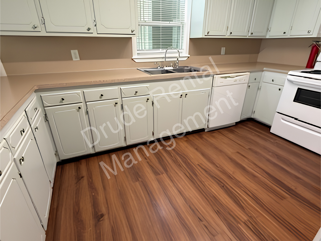 30121 Julia St - Photo 2 of 31